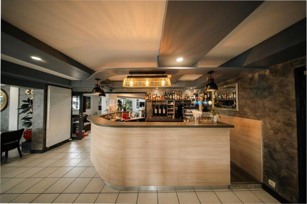 Brit Hotel La Bonne Etape Evreux Exterior photo